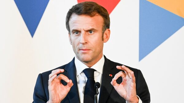 СМИ: Франция теряет сотни миллиардов долларов из-за авантюры Макрона