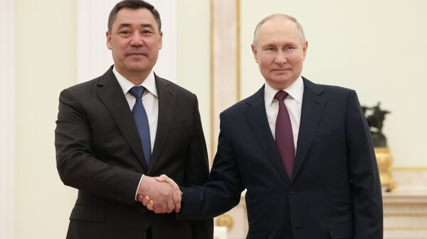 Президент РФ В. Путин встретился с президентом Киргизии С. Жапаровым