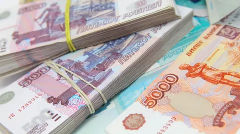 Рублевые купюры разного достоинства.
