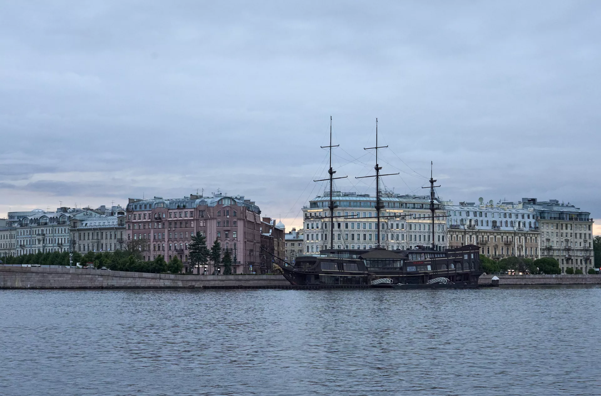Белые ночи в Санкт-Петербурге - ПРАЙМ, 1920, 01.08.2023