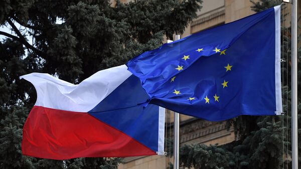 Флаги Чешской Республики и Евросоюза