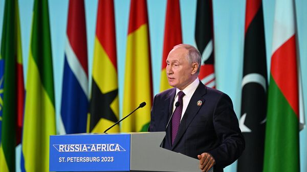 Владимир Путин выступает по итогам II Саммита Россия - Африка