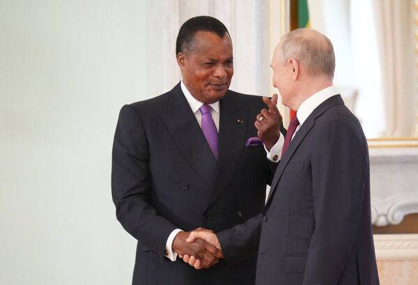Беседа президента РФ В. Путина с президентом Республики Конго Д. Сассу-Нгессо