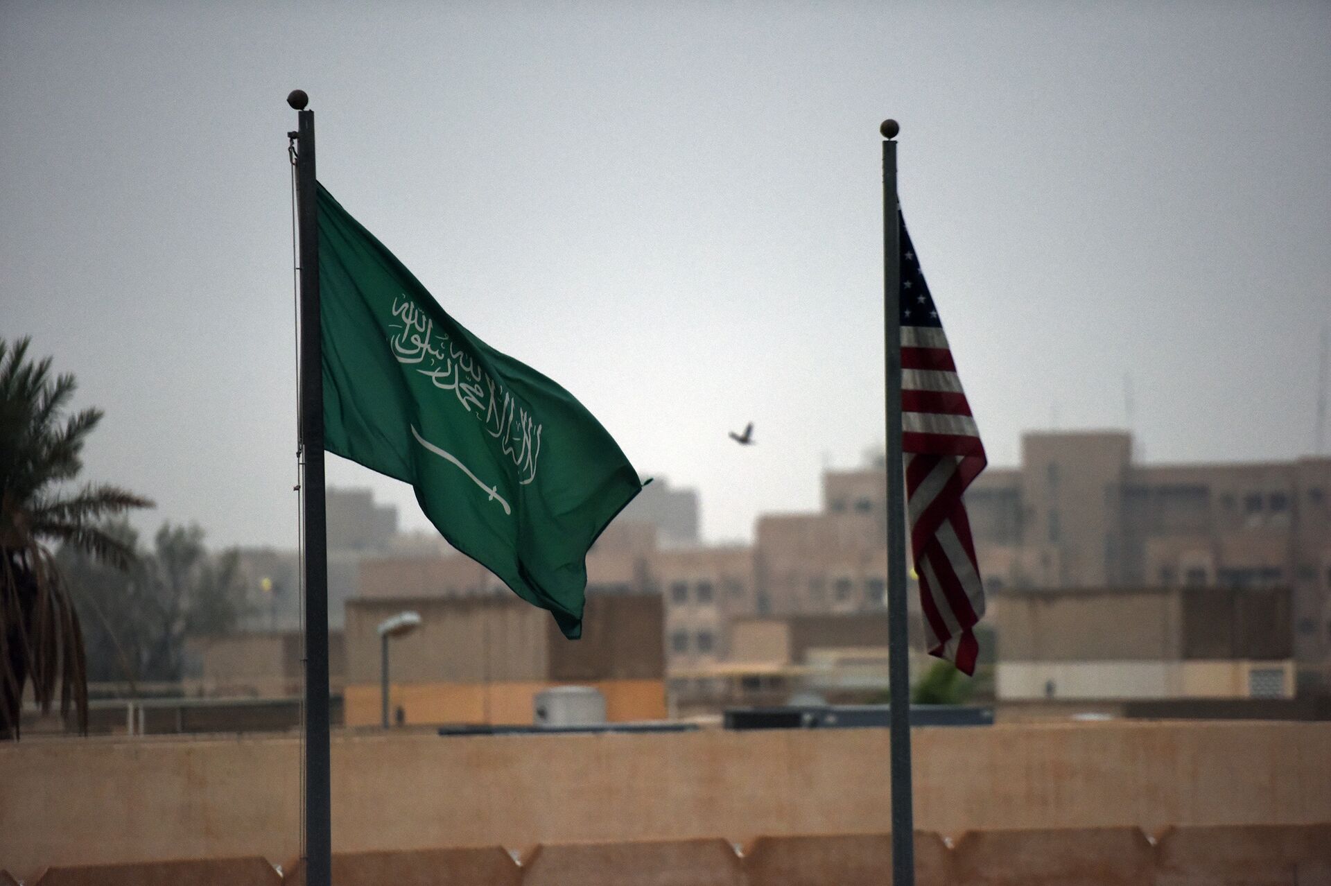 Флаги Саудовской Аравии и США, Саудовская Аравия - ПРАЙМ, 1920, 17.08.2023