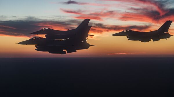 Самолеты F-16