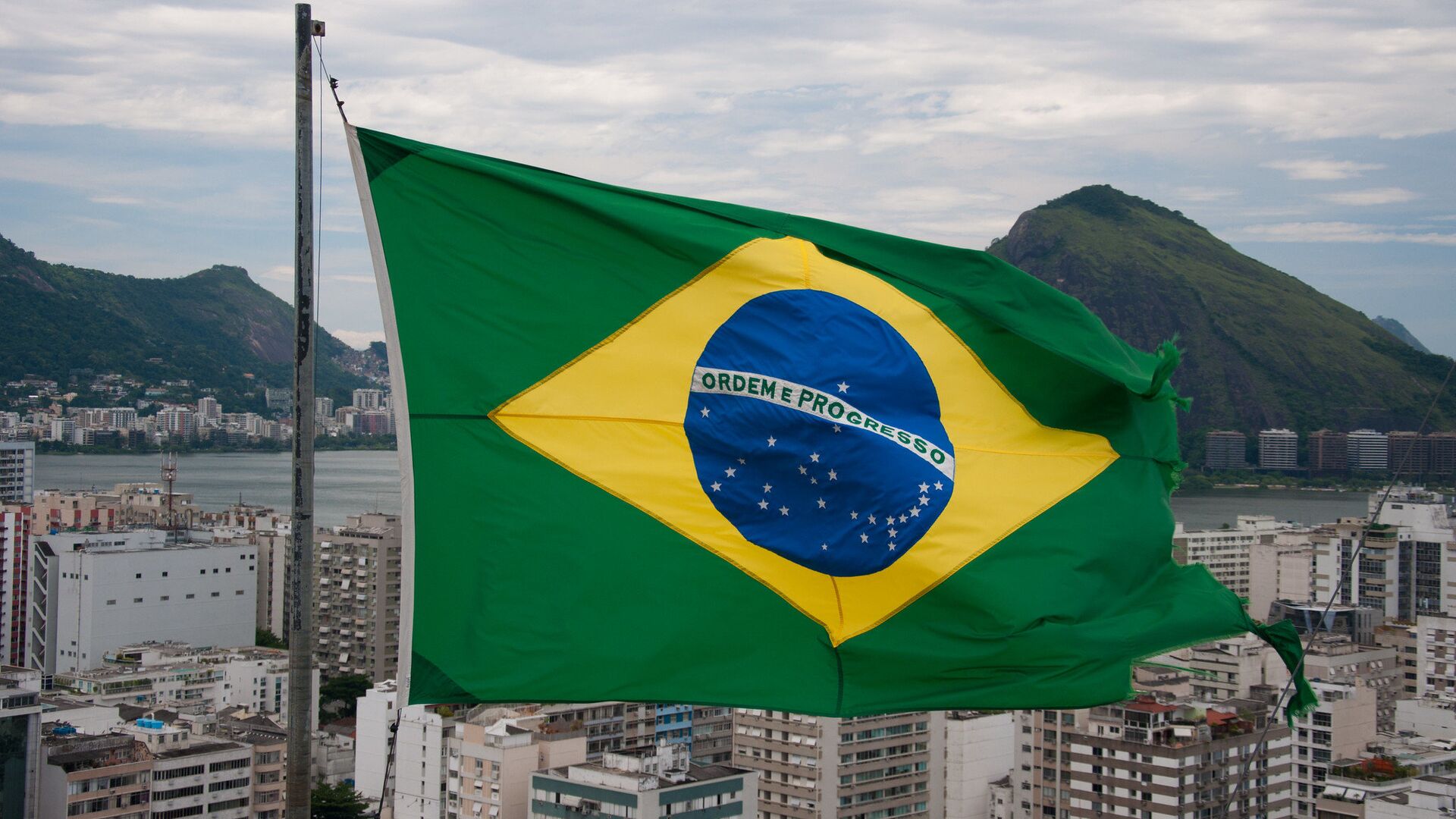 Флаг Бразилии - ПРАЙМ, 1920, 27.02.2024