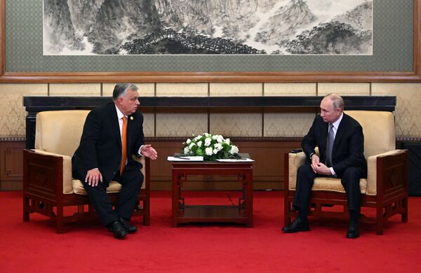 Визит президента РФ В. Путина в Китай для участия в мероприятиях третьего Международного форума Один пояс, один путь