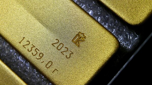 FT: мировые ЦБ увеличат запасы золота на фоне падения популярности доллара