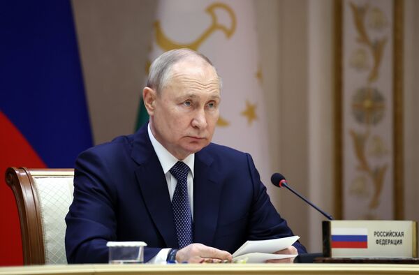 Президент РФ Владимир Путин на сессии Совета коллективной безопасности ОДКБ