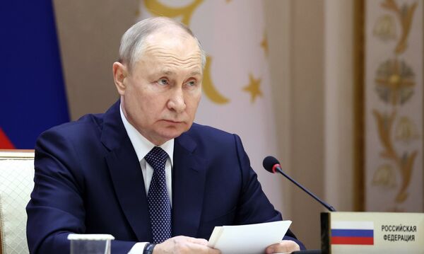 Президент РФ Владимир Путин на сессии Совета коллективной безопасности ОДКБ