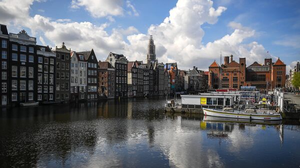 Вид на один из каналов Амстердама