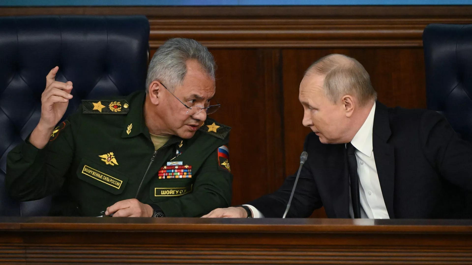 Президент РФ Владимир Путин и министр обороны РФ Сергей Шойгу - ПРАЙМ, 1920, 21.12.2023