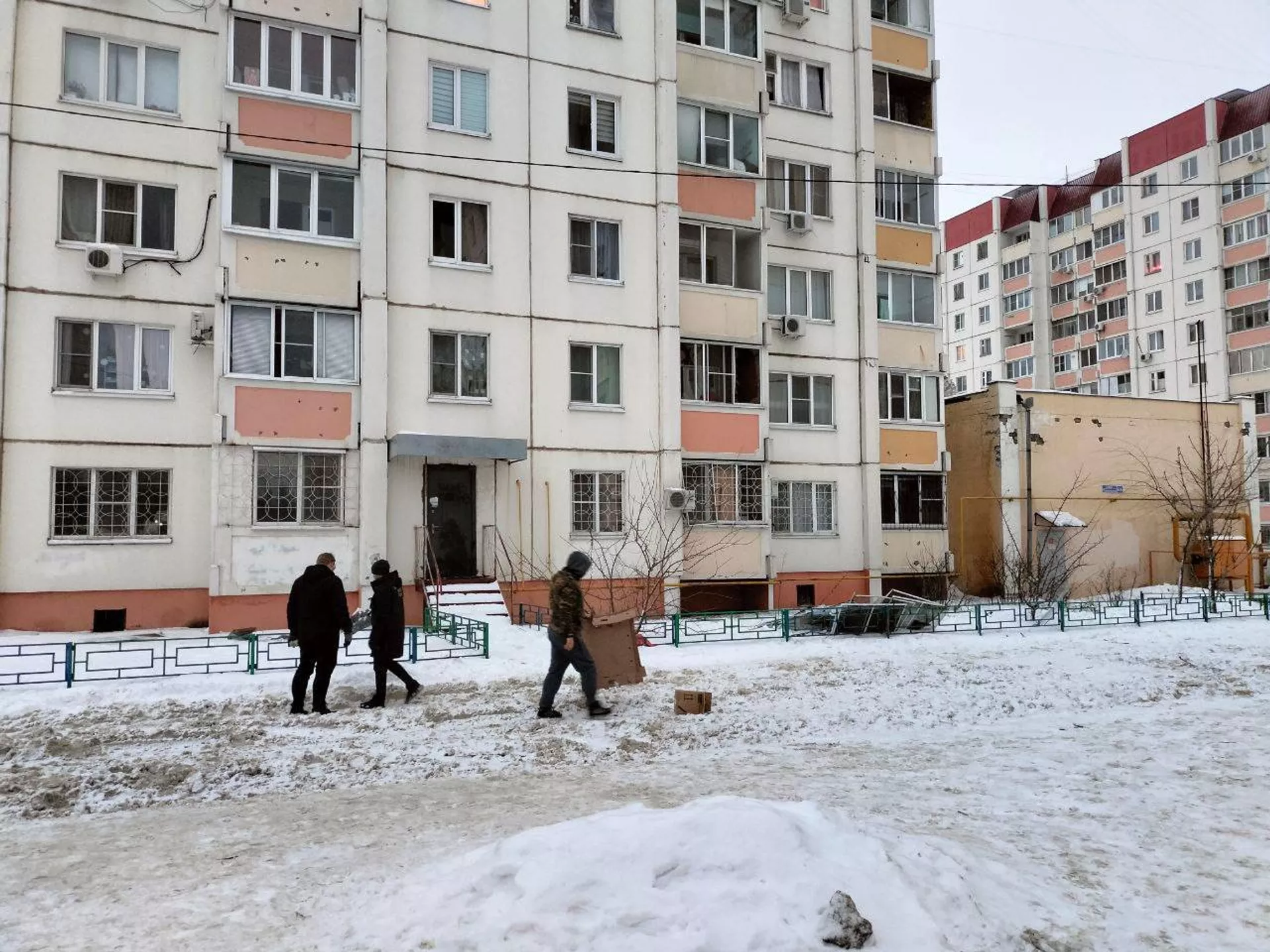 Многоквартирный дом, поврежденный в результате атаки БПЛА в Воронеже - ПРАЙМ, 1920, 16.01.2024
