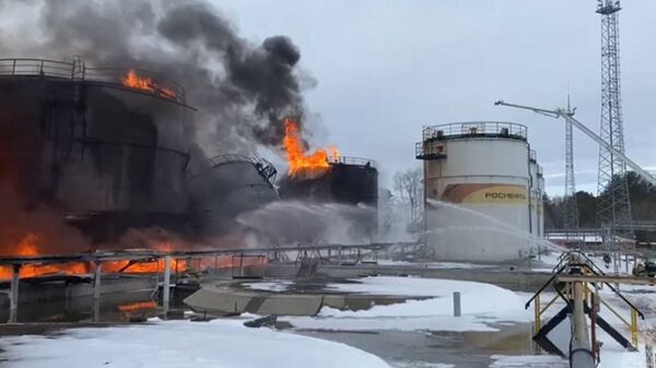 Пожар на Клинцовской нефтебазе после атаки украинским БПЛА