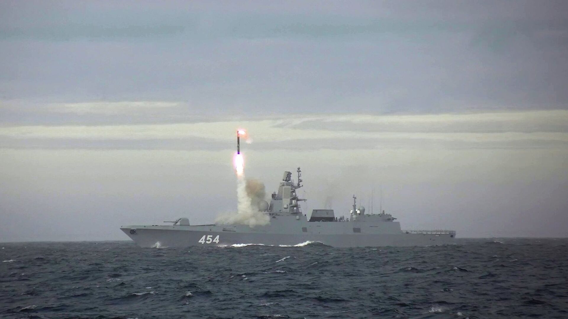 Запуск ракеты Циркон с фрегата Адмирал Горшков в Баренцевом море - ПРАЙМ, 1920, 29.02.2024