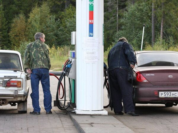 Оптовые цены на бензин в РФ за неделю повысились - Кортес