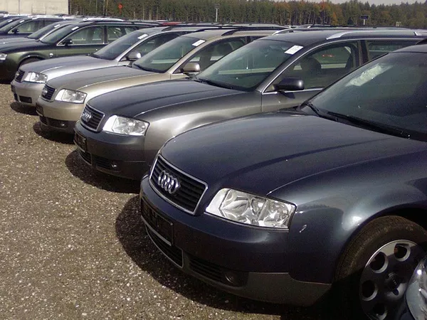 # Продажи легких коммерческих автомобилей