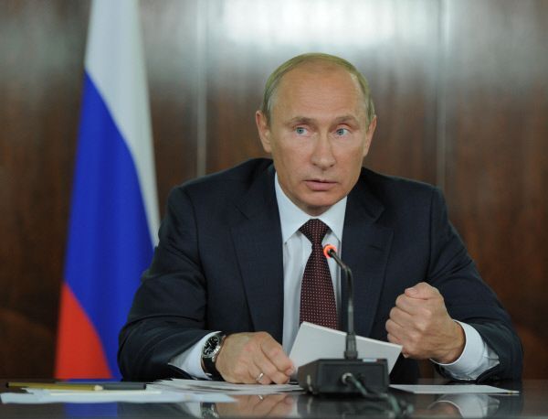 В РФ во время финкризиса хватило бы денег на выплаты по вкладам для всех граждан - Путин