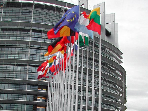 Европарламент рассмотрит сегодня бюджет и перспективы развития ЕС на 2011 г