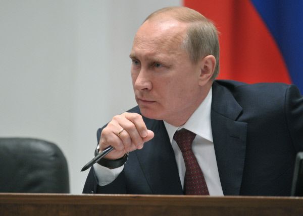 Путин подписал поправки в бюджет-2012