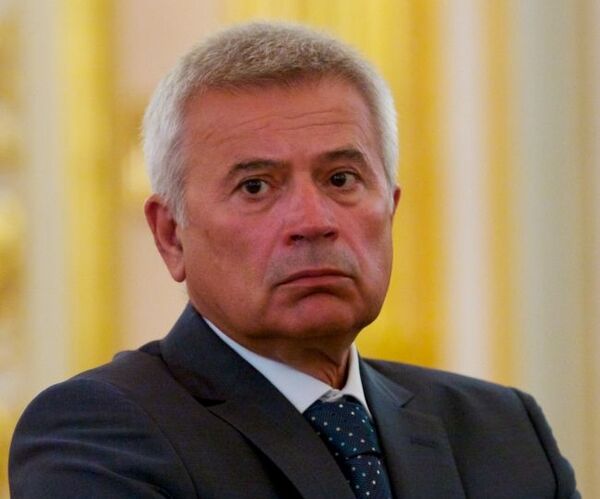 Алекперов купил акции ЛУКОЙЛа на 162 млн руб