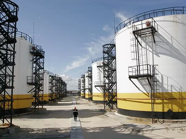 Роснефть манит акционеров деньгами и перспективами