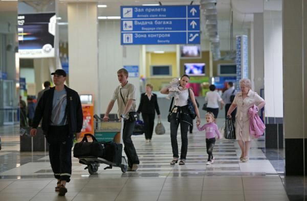 Толмачево планирует в 2013 г увеличить пассажиропоток на 16% - до 3,7 млн человек