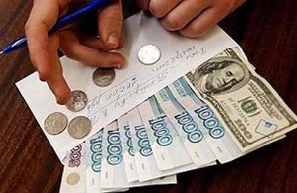 Половина работодателей РФ обещает поднять зарплаты в 2013 году