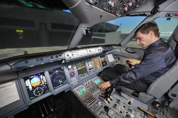 Индонезия сертифицировала российский самолет SSJ-100