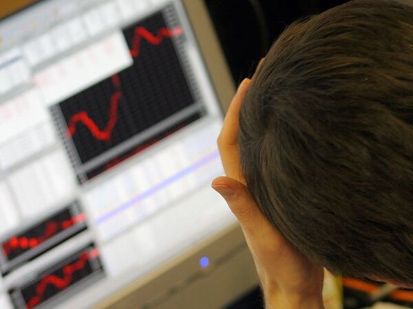 Рынок акций РФ упал до минимума с конца июля
