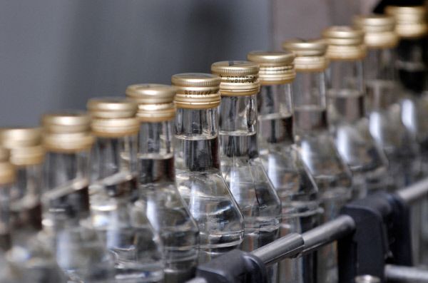 Правительство Украины на 15% повышает цены на водку