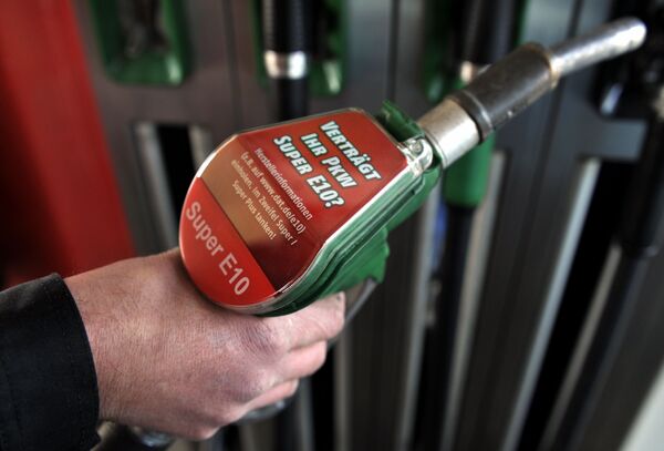 ФАС предлагает перенести сроки запрета в РФ топлива Евро-2 на год ФАС предлагает перенести сроки запрета в РФ топлива Евро-2 на год