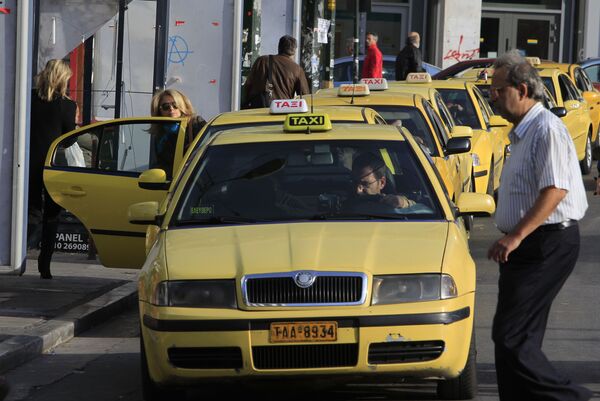Забастовка работников метро и таксистов проходит в Афинах