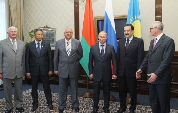 ЕБРР: Таможенный союз РФ, Казахстана и Белоруссии – первый успех на пути к интеграции СНГ ЕБРР: Таможенный союз РФ, Казахстана и Белоруссии – первый успех на пути к интеграции СНГ