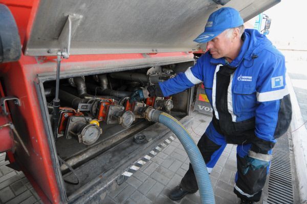 Газпром нефть планирует в 2012 году увеличить объем переработки нефти на 2,7% по сравнению с прошлым годом