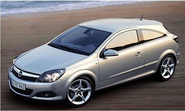 GM приступил к серийному выпуску седанов Opel Astra в Петербурге