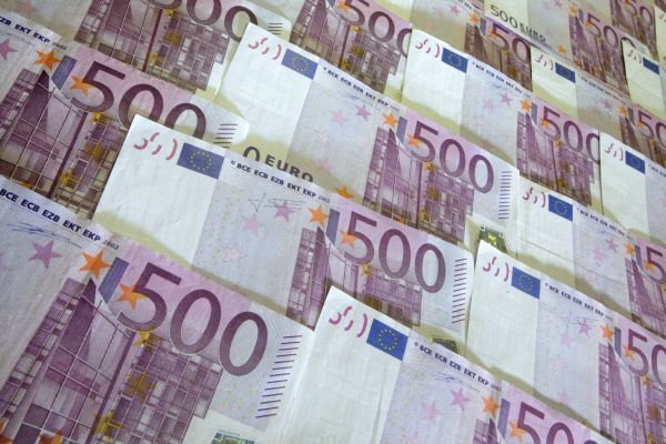 Курс евро растет к доллару на заявлениях глав Минэкономики Испании и Минфина ФРГ