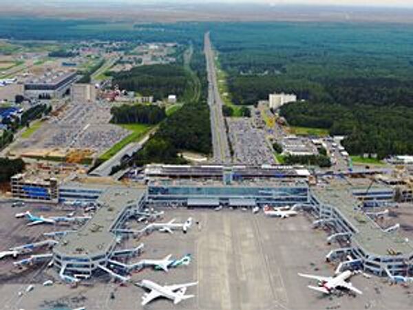 Три авиарейса в Петербург из-за тумана сели в Москве