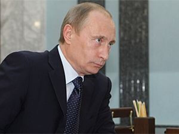 Путин раскритиковал ситуацию с передачей земель для жилищного строительства Путин раскритиковал ситуацию с передачей земель для жилищного строительства