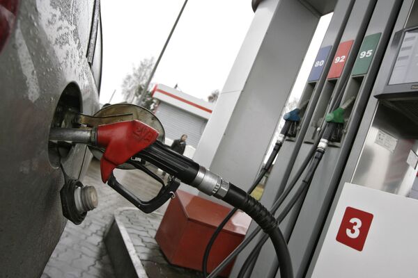 Акцизы на бензин в РФ в 2015 году возрастут на 10%