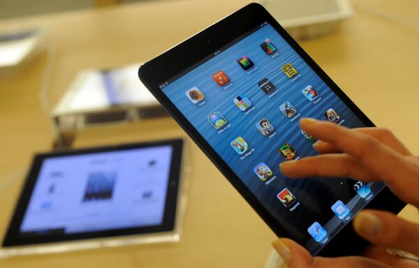 Российские ритейлеры начали продажи планшета iPad mini по цене от 12,99 тысячи рублей