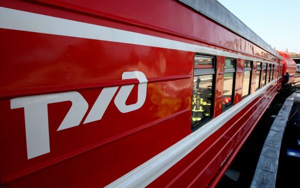 Движение поездов из-за схода вагонов на Урале задержано на 6-9 часов - РЖД