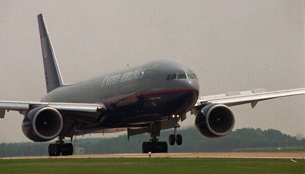 Самолет Москва - Хабаровск экстренно сел в Красноярске из-за смерти малыша на борту Самолет Москва - Хабаровск экстренно сел в Красноярске из-за смерти малыша на борту