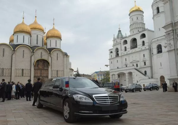 Кортеж с российским лицом