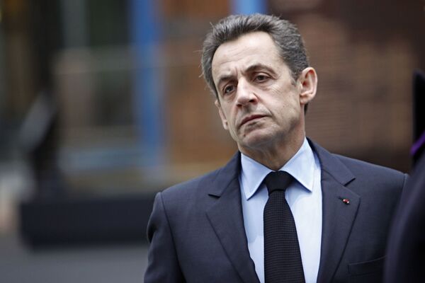 Саркози на встрече со сторонниками признал поражение на выборах [Версия 1]