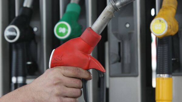 Цена бензина в РФ не меняется седьмую неделю подряд - Росстат